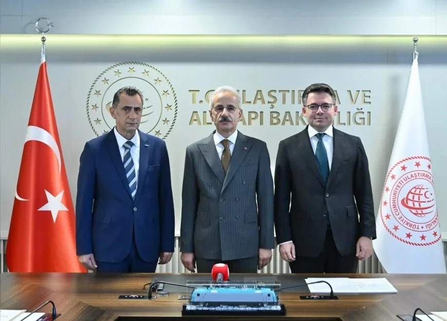 Ulaştırma ve Altyapı Bakanı Abdulkadir Uraloğlu: “E5000’i Avrupa Birliği’ne ve bütün dünyaya satabilme imkânına sahip olduk”