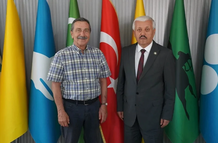 Tepebaşı Belediye Başkanı Dt. Ahmet Ataç: “Esnafımızın yaşaması, mahalle kültürümüzün ve kent ekonomimizin yaşaması demektir”