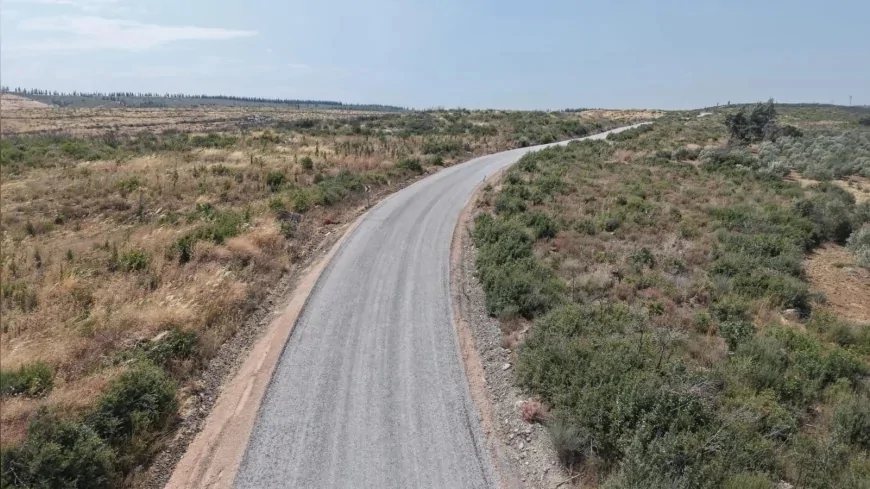 İzmir Büyükşehir Belediyesi Kınık’ta 5 mahalleyi birbirine bağlayan 12,5 kilometrelik yolu yeniledi
