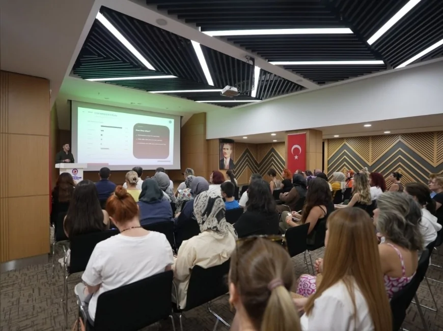 Denizli Büyükşehir Belediyesi kadın girişimcilerin el emeğini dünya pazarına taşımak için e-ticaret eğitimi verdi