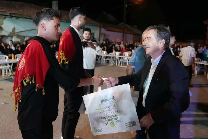 Tepebaşı Belediye Başkanı Ahmet Ataç, Muttalip’te 23 gencin asker uğurlamasına katıldı