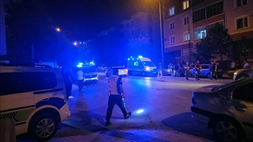 Çorum’da yolun karşısına geçmeye çalışan yayaya otomobil çarptı, 1 kişi yaralandı