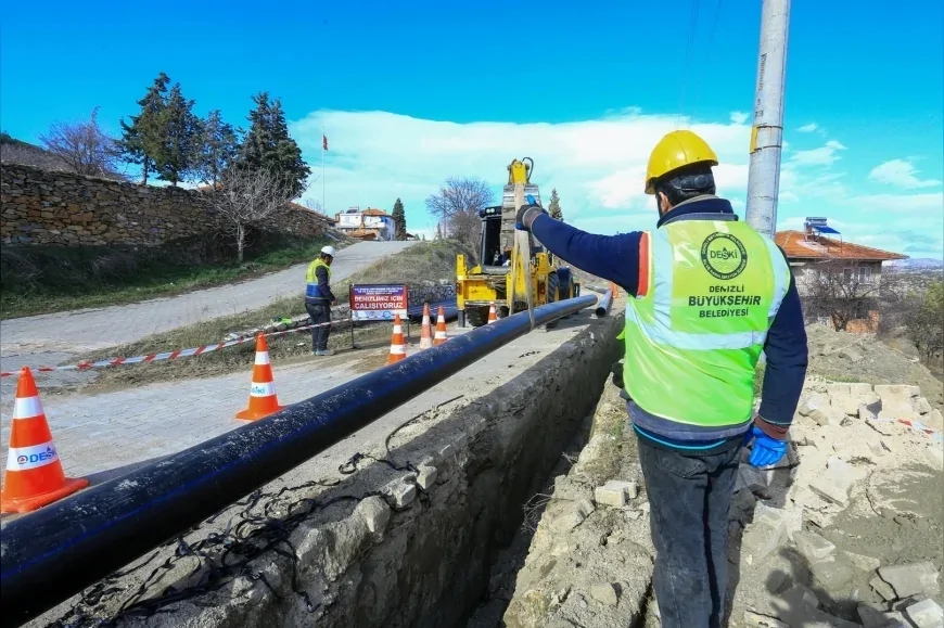 Denizli Büyükşehir Belediyesi DESKİ, Çal’da 10 milyon liralık yatırımla 2 bin 850 metrelik içme suyu terfi hattını yeniledi