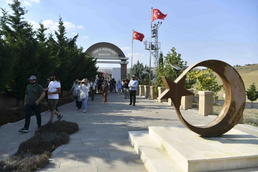 Ankara Büyükşehir Belediyesi 105. yılında Sakarya Meydan Muharebesi’nin izinde yaklaşık 1000 kişiyi tarihî cephelerde buluşturdu