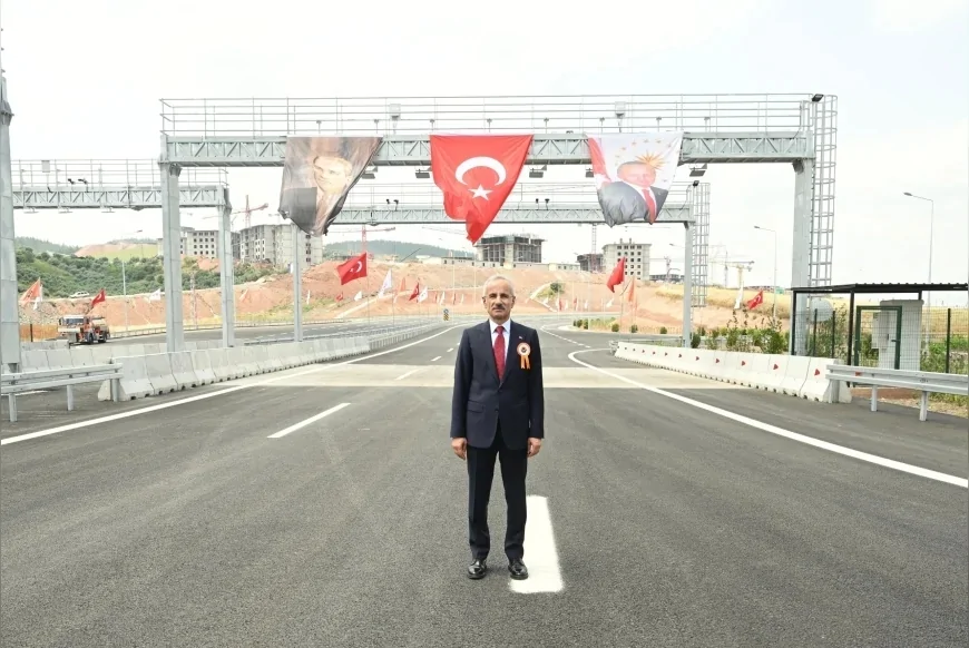 Ulaştırma ve Altyapı Bakanı Abdulkadir Uraloğlu: “Akıncı Ücret Toplama İstasyonu’nda serbest geçiş sistemini devreye aldık”