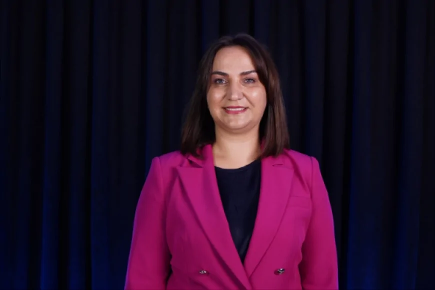 DEVA Partisi Genel Başkan Yardımcısı Zeynep Sudan: “Yapay zekâ çağında güveni koruyamazsak toplumun bilgiye duyduğu güveni de kaybederiz”