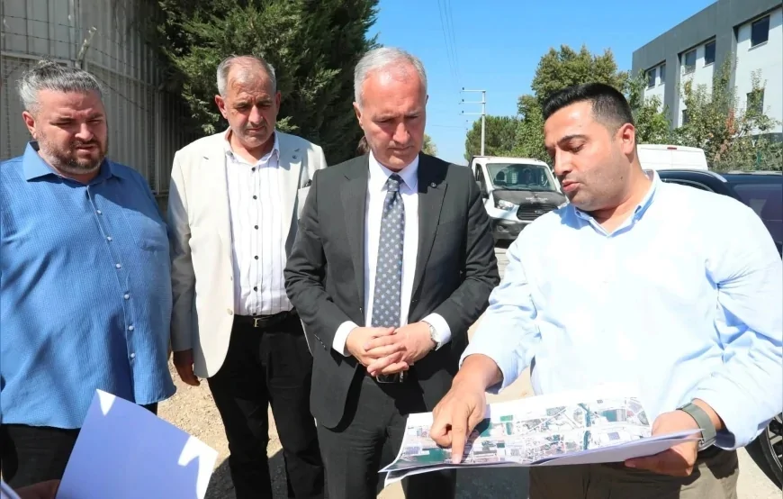 İnegöl Belediyesi Cerrah’ta Veysel Karani Caddesi’ne 15 Dekarlık Sathi Kaplama Uyguladı