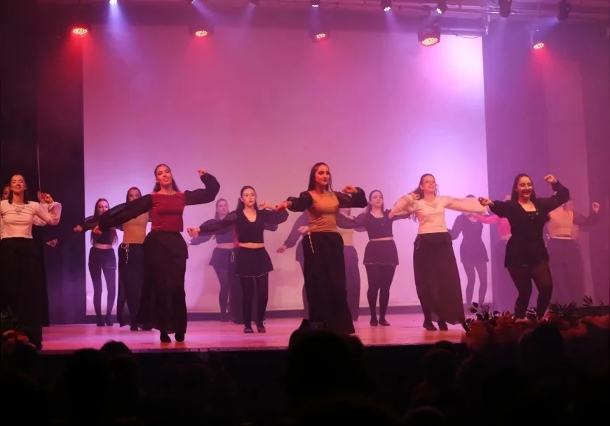 Karşıyaka Belediyesi gençleri ücretsiz halk dansları kursunda kültürel mirasla buluşturacak
