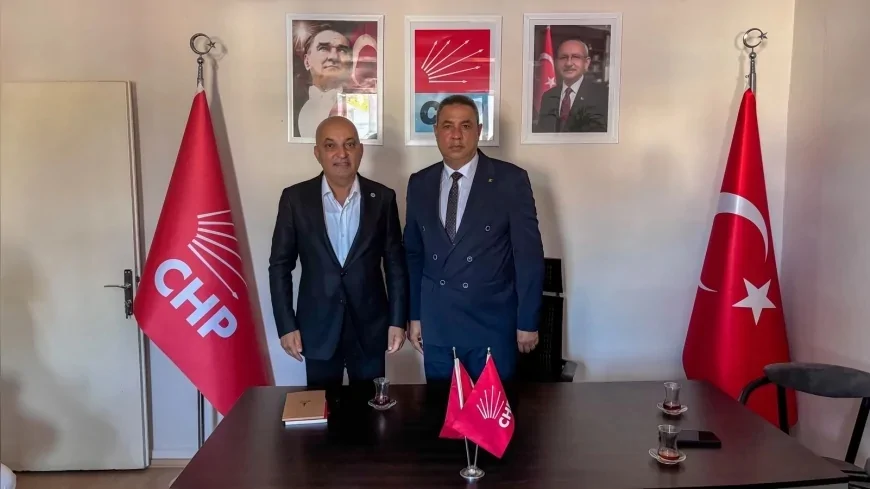 CHP İzmir Milletvekili Mahir Polat’tan Foça İlçe Başkanlığı’na ziyaret: İlçenin gündemi ve örgüt çalışmaları ele alındı