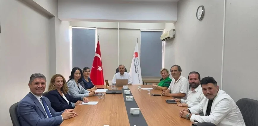 Türkiye ile Azerbaycan Arasında Ticaret, Sağlık, Akademi ve Medya Alanlarında Stratejik İş Birliği İçin Kritik Toplantı Gerçekleştirildi