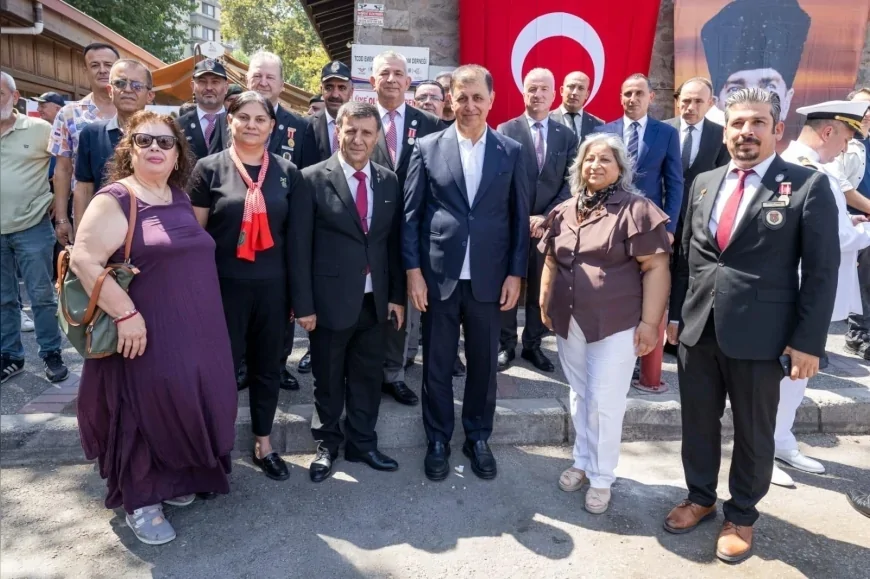 İzmir Büyükşehir Belediye Başkanı Dr. Cemil Tugay: “Şehit ailelerimiz ve gazilerimiz baş tacımız”