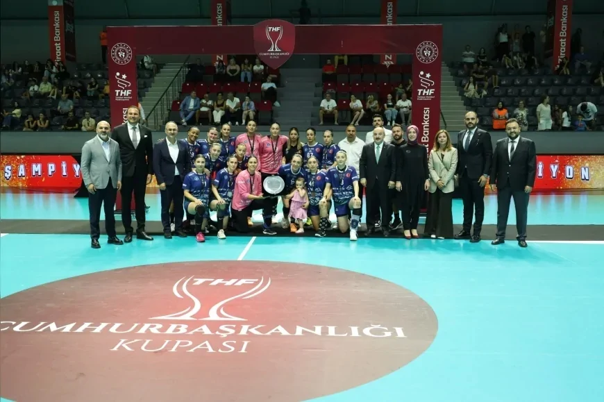 Bursa Büyükşehir Belediyespor Cumhurbaşkanlığı Kupası’nın ilk finalinde ikinci oldu