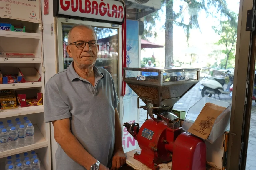 İznik’te 58 Yıldır Kurukahvecilik Yapan Hasan Gülbağ’ın Ömrü Belgeselleştirildi