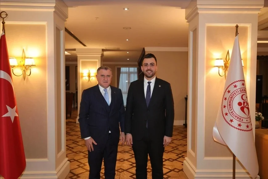 AK Parti Balıkesir Milletvekili Ali Taylan Öztaylan: “Bandırma 17 Eylül Stadyumu gece müsabakalarına uygun hale gelecek”