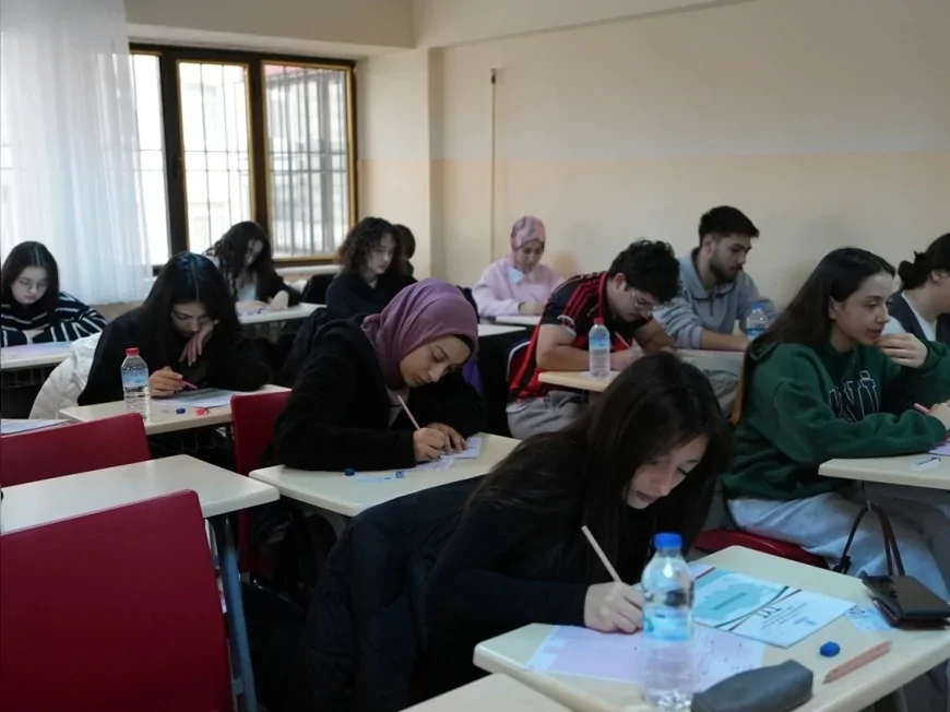 Denizli Büyükşehir Belediyesi’nin ücretsiz YKS desteğiyle 104 öğrenciden 63’ü üniversiteye yerleşti