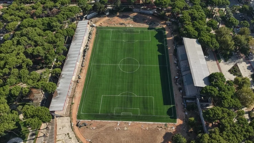 İzmir Büyükşehir Belediyesi, Ödemiş Saraçoğlu Stadı’nın 8 bin metrekarelik zeminini yeniledi