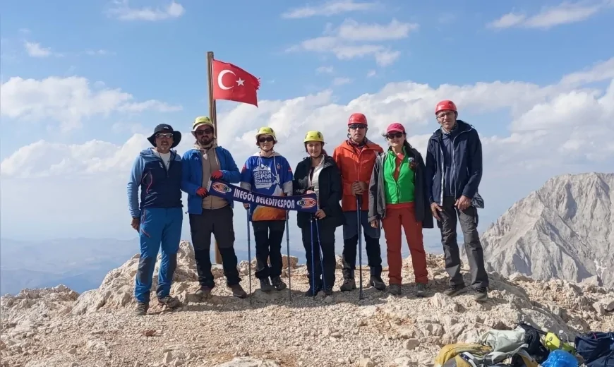 İnegöl Belediye Spor Kulübü Dağcıları Aladağlar’da 3723 ve 3560 Metrelik Zirvelere Ulaştı