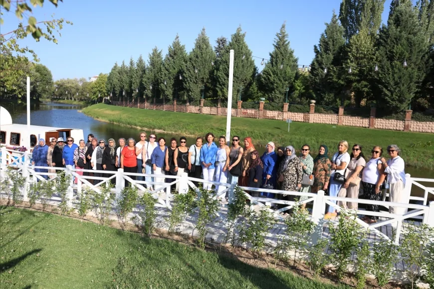 Eskişehir Büyükşehir Belediye Başkanı Ayşe Ünlüce: “Karapınarlı kadınlarla günün tadını hep birlikte çıkardık”