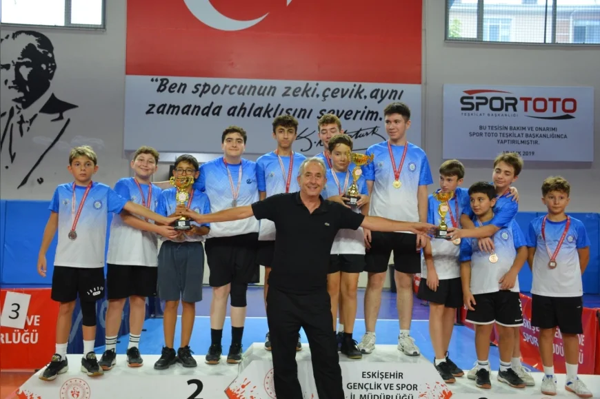ESKİŞEHİR BÜYÜKŞEHİR SPOR KULÜBÜ MASA TENİSİ GENÇLER İL BİRİNCİLİĞİ’NDE DERECELERİ TOPLADI