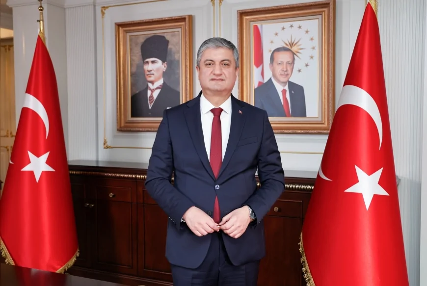 Adana Valisi Mustafa Yavuz: “Birlik ve beraberlikle Türkiye’nin yeni yüzyılını hep birlikte inşa edeceğiz”