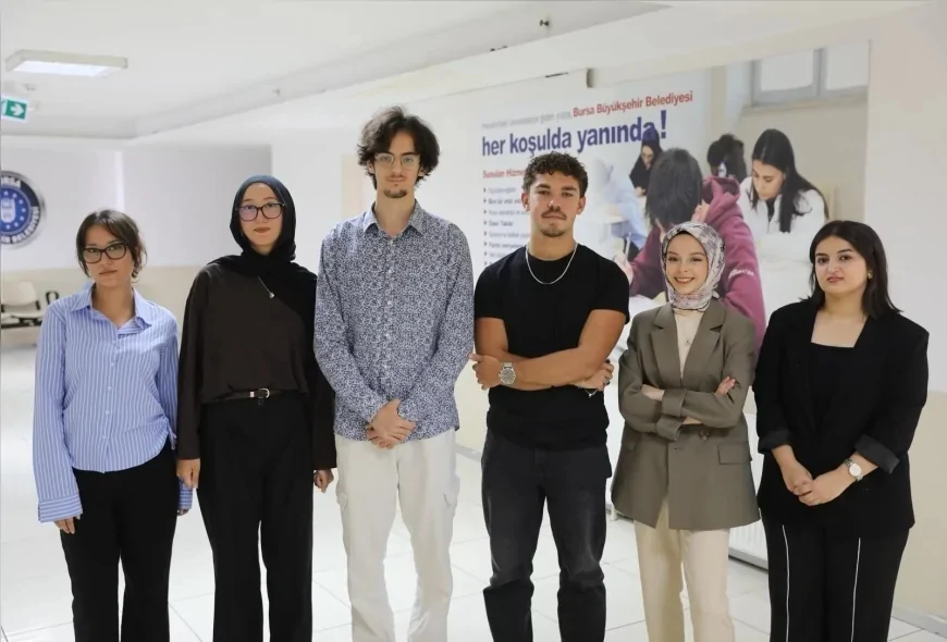 Bursa Büyükşehir Belediyesi’nin ücretsiz YKS kurslarıyla 562 genç üniversiteye yerleşti