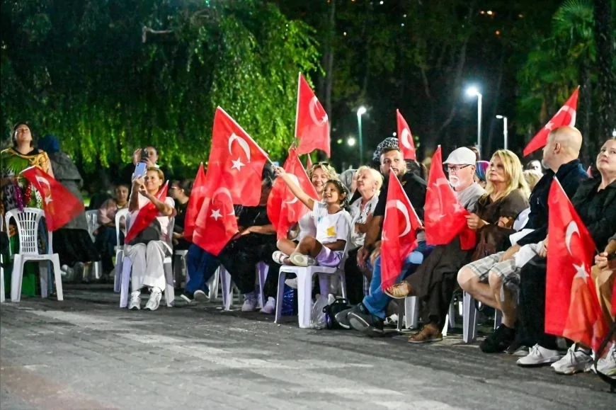 Bursa’da 30 Ağustos Zafer Haftası coşkusu Kültürpark’ta müzikle buluştu