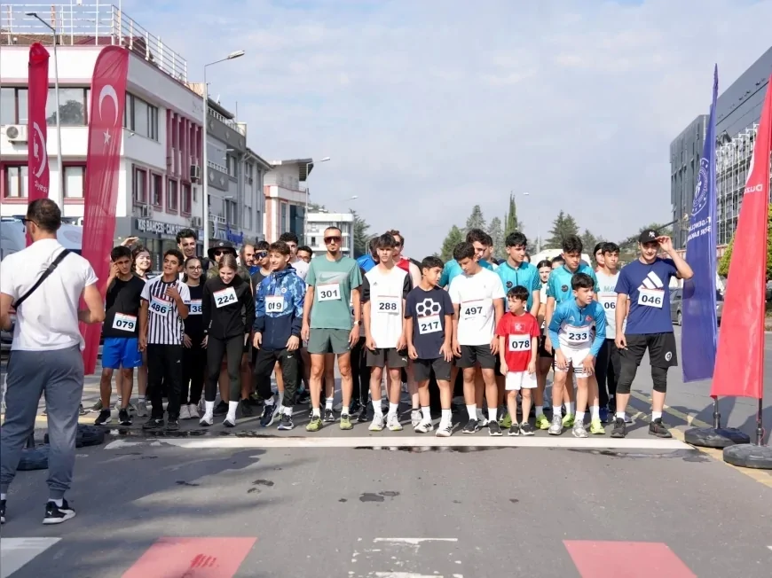 Düzce’de 30 Ağustos Zafer Koşusu’nda 50 Sporcu 2 Kilometrelik Parkuru Tamamladı