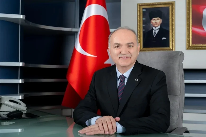 Düzce Belediye Başkanı Dr. Faruk Özlü: “Büyük Zafer, milletimizin hiçbir şartta bağımsızlığından ve vatanından vazgeçmeyeceğinin ifadesidir”