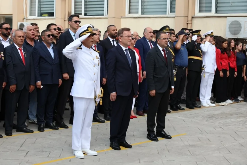 Derince’de 30 Ağustos Zafer Bayramı’nın 104. yılı törenler ve şehitlik ziyaretiyle kutlandı