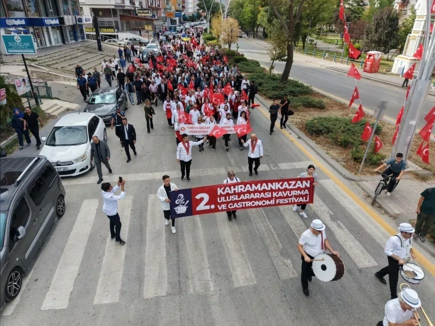 Kahramankazan’da Kavurma ve Gastronomi Festivali Zafer Bayramı Coşkusuyla Binlerce Vatandaşı Buluşturdu