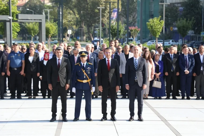 İNEGÖL’DE 30 AĞUSTOS ZAFER BAYRAMI’NIN 104’ÜNCÜ YIL DÖNÜMÜ TÖRENLERLE KUTLANDI
