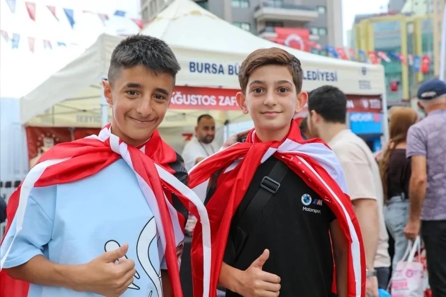 Bursa Büyükşehir Belediyesi Başkan Vekili Şahin Biba: “Ay yıldızlı bayrağımızın altında Zafer Yürüyüşümüzü gerçekleştireceğiz”