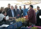 Zafer Partisi Genel Başkanı Prof. Dr. Ümit Özdağ Dikmen Pazarı’nda esnaf ve vatandaşlarla buluştu