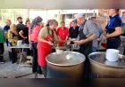 Kuyucak Horsunlu’da Kurtuluşun 104. Yıl Dönümünde 15 Kazan Keşkek Vatandaşlara İkram Edildi