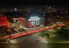 İzmir’in kurtuluşunun 104’üncü yıl dönümü 350 metrelik Türk bayraklı fener alayıyla kutlandı
