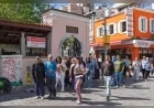 İzmir Büyükşehir Belediyesi emekliler için ücretsiz kent gezilerini eylül ve ekim aylarında sürdürüyor