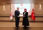 Yeniden Refah Partisi Genel Başkanı Dr. Fatih Erbakan Kastamonu Kadın Kollarına başarı belgesini takdim etti