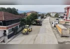 Düzce’de asfalt ekipleri gece gündüz sahada: 48 bin ton asfalt serildi, Şehir Mezarlığı yolu için tarih verildi