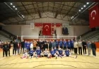 İnegöl Belediyespor Bursa Voleybol’u 3-0 mağlup ederek sezona galibiyetle başladı