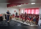 İnegöl Belediyesi öğrencileri hayvan sevgisi ve doğru yaklaşım konusunda bilinçlendiriyor