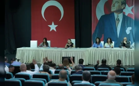 Konak Belediye Başkanı Nilüfer Çınarlı Mutlu: “Bekleyen maddelerin artık beklemeyerek gündeme gelmesini istiyoruz”