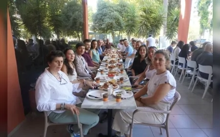 Ege Teknopark’ta üniversite yönetimi ve firma temsilcileri Çay Saati buluşmasında bir araya geldi