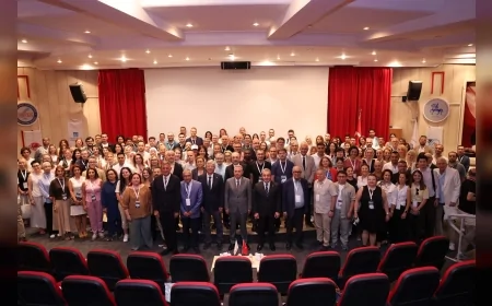 Dokuz Eylül Üniversitesinde TAOM 2026’da yapay zekâ çağında liderliğin geleceği uluslararası akademisyenlerle ele alındı