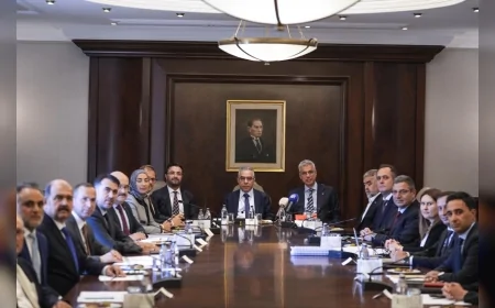 Sağlık Bakanı Prof. Dr. Kemal Memişoğlu: “Sağlık çalışanlarımızın haklarını koruyan adımları istişare ettik”