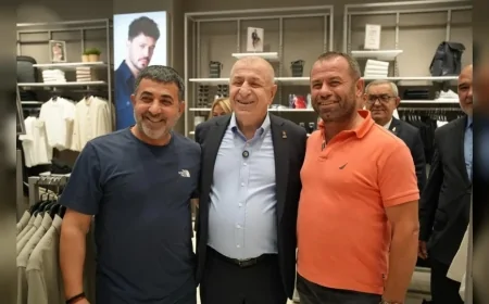 Zafer Partisi Genel Başkanı Prof. Dr. Ümit Özdağ Ankamall’da esnaf ve vatandaşlarla bir araya geldi