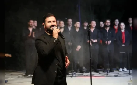 İnegöl’ün Kurtuluşunun 104. Yıl Coşkusu Gençlik Korosu Konseriyle Yeniceköy’e Taşındı