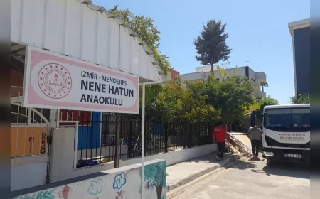 Menderes Belediye Başkan V. Asuman Şen: “Öğrencilerimizin ve öğretmenlerimizin temiz ortamda eğitim alması için yoğun çalışıyoruz”