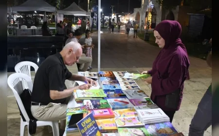 Torbalı’da 2. Güz Kitap Günleri’nin 6. gününde edebiyat, mizah ve siyaset söyleşileri ilgi gördü