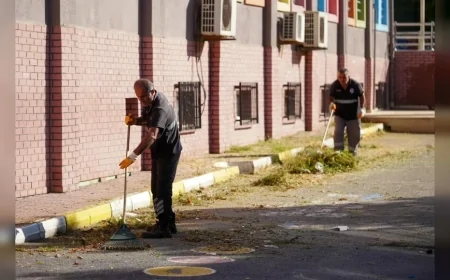 Maltepe Belediyesi 82 okulda yeni eğitim yılı öncesi temizlik ve çevre düzenlemesi başlattı