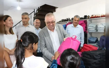 Edremit Belediye Başkanı Mehmet Ertaş: “İhtiyaç sahibi 500 öğrencimize kırtasiye desteğimizi ulaştırıyoruz”
